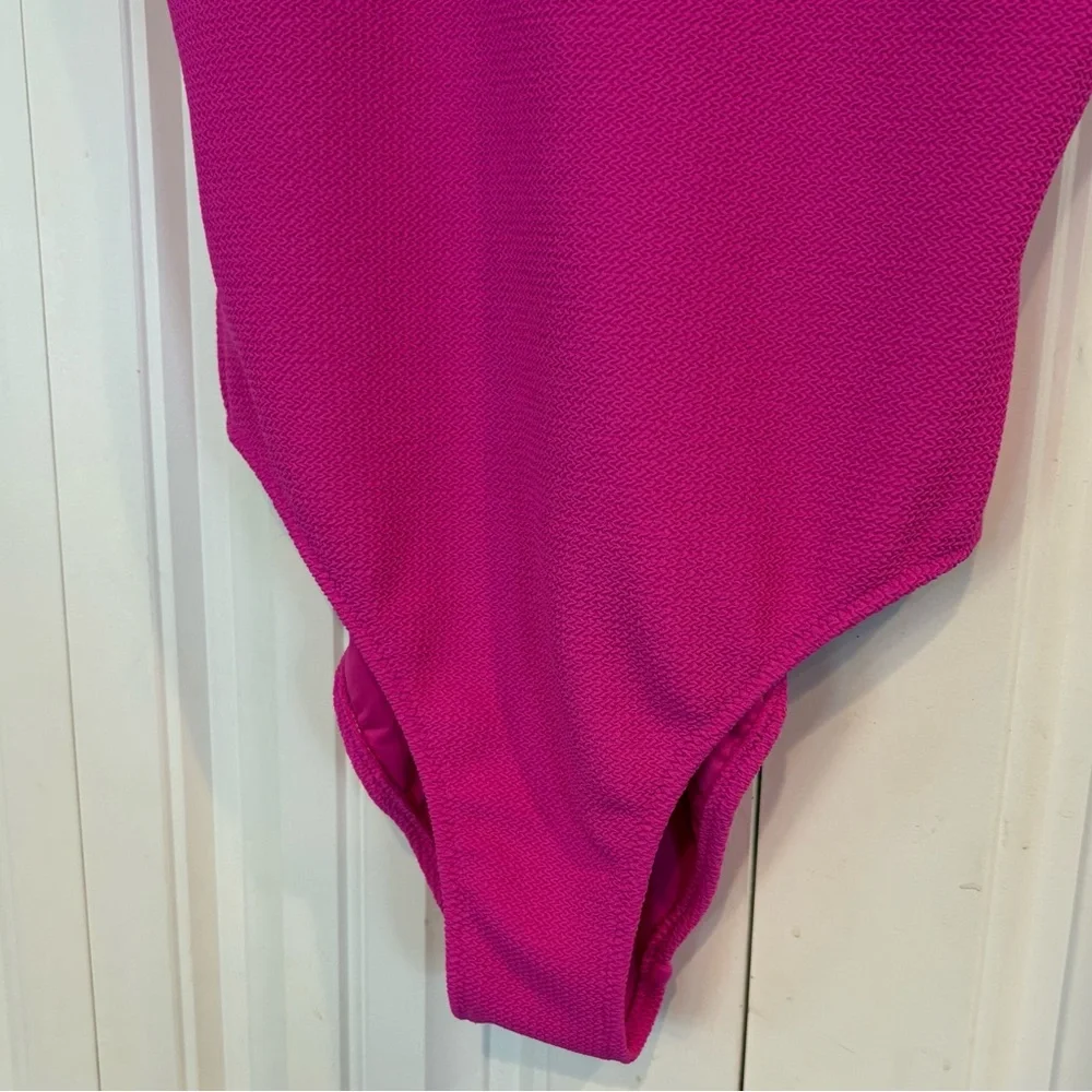 Love & Sports Pink Textured One Piece Swimsuit Size Medium - Picture 4 of 7